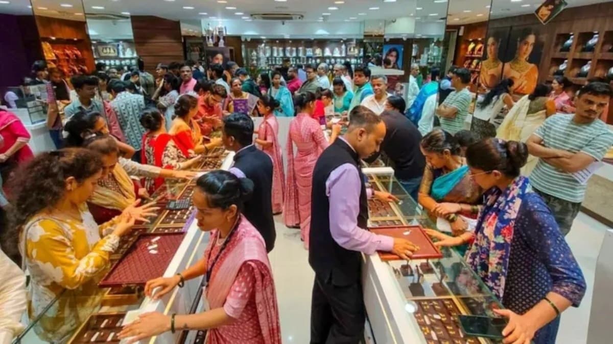 Gold-Silver Crash In June: ₹38000 सस्ती चांदी, सोना 17000 रुपये फिसला... जून में तगड़ी गिरावट