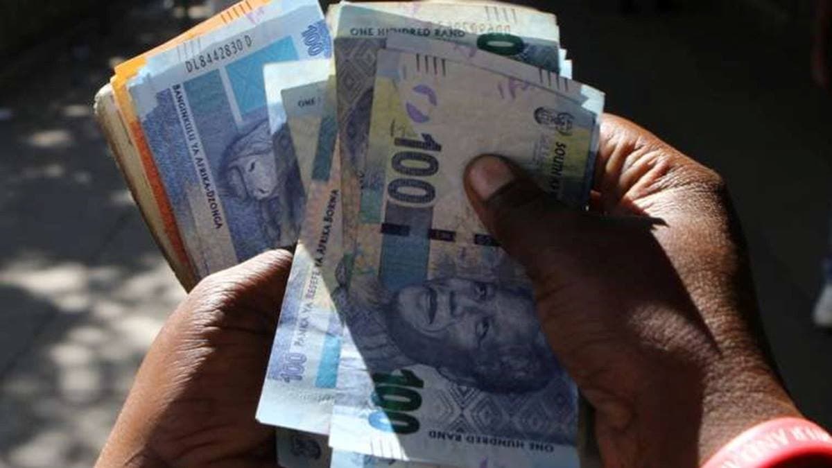 South African Rand Weakens As Fed Rate Expectations Drive USD Rally