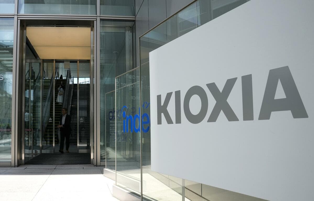 Kioxia starts sample shipments of new memory chips for AI data centers