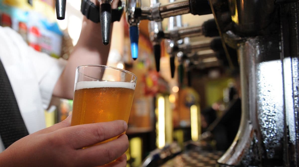 Six Dudley pubs 'refused' to host 1am England match after police intervene
