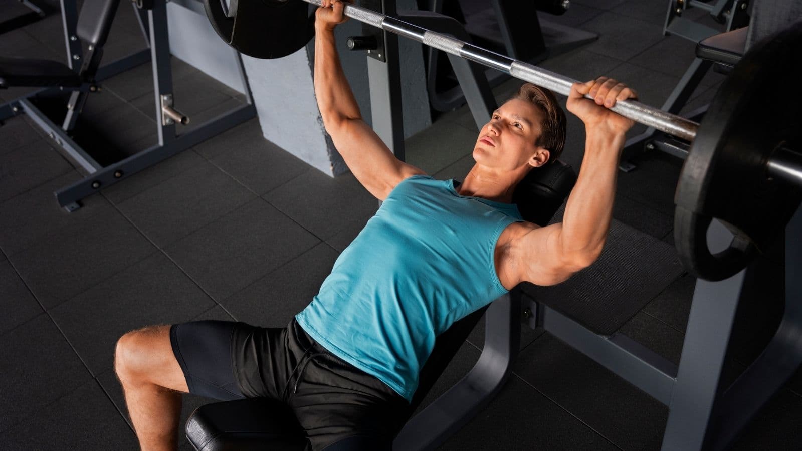 Stronger chest, back muscles linked to lower heart attack risk, AI study finds