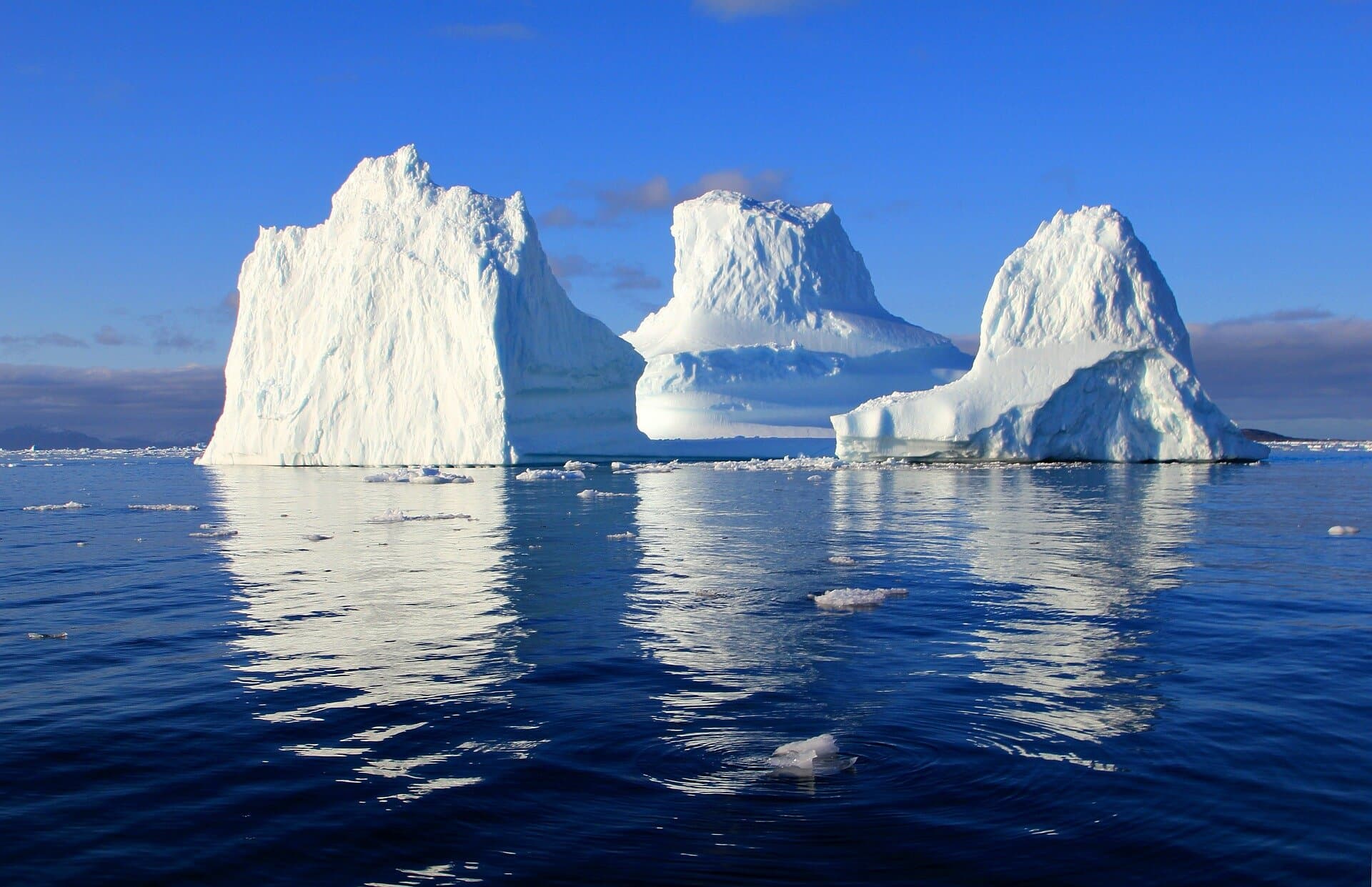 Greenland meltwater adds to AMOC weakening, but updated model finds no tipping point in sight