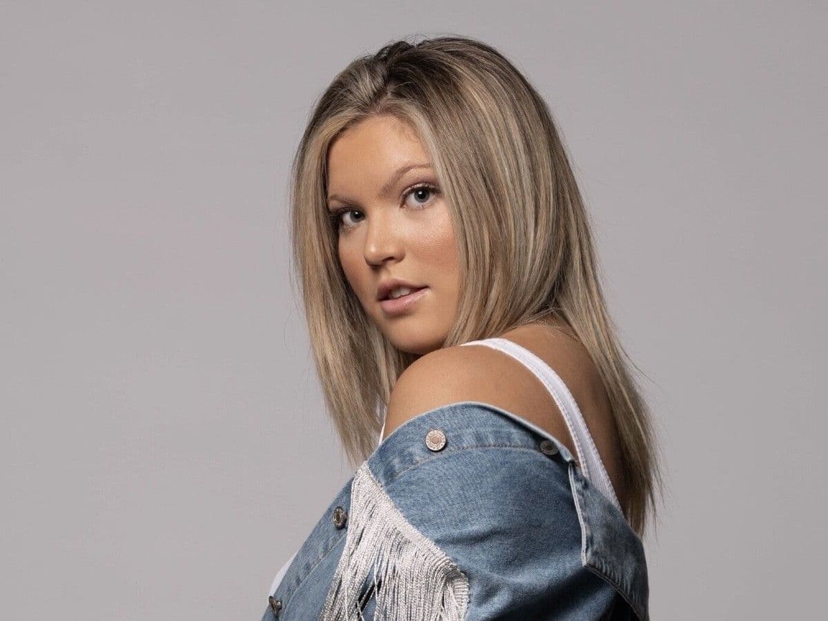 Ottawa singer bumped by Angine de Poitrine at Bluesfest