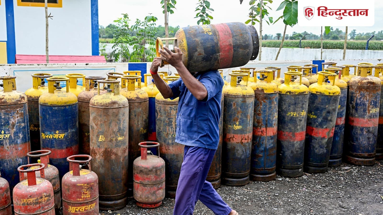 LPG सिलेंडर के नए रेट आज रविवार को जारी, क्या कीमतों में हुई कोई कटौती?